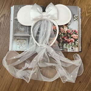 White Minnie Mouse Ears with Veil